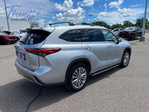 Celestial Silver Metallic 2022 Toyota Highlander Platinum