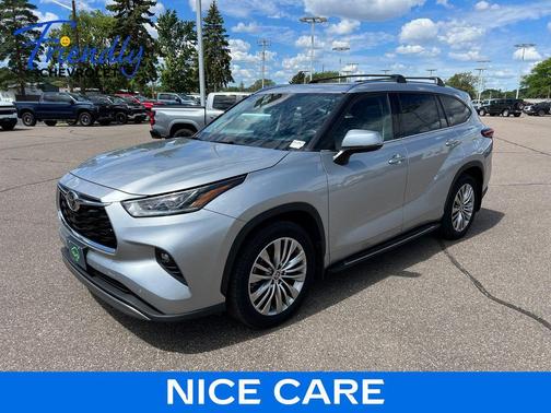 Celestial Silver Metallic 2022 Toyota Highlander Platinum
