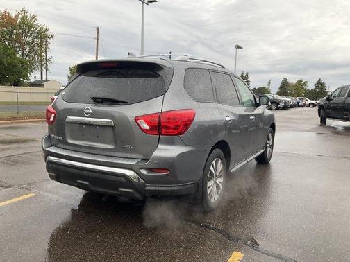 2020 Nissan Pathfinder S