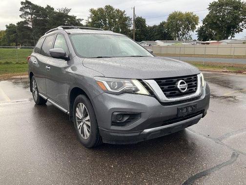 2020 Nissan Pathfinder S
