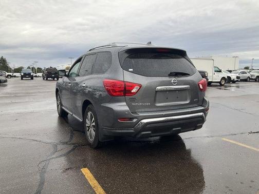 2020 Nissan Pathfinder S