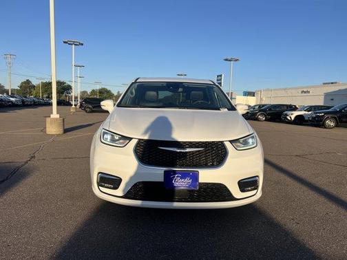 2022 Chrysler Pacifica Hybrid Touring L