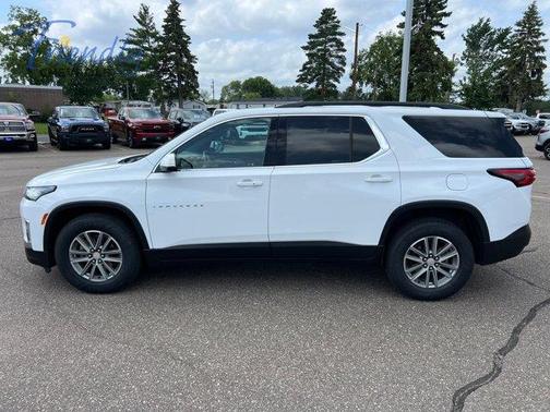 Summit White 2022 Chevrolet Traverse LT Cloth