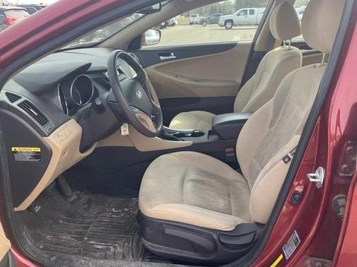 Sparkling Ruby Mica 2013 Hyundai SONATA GLS