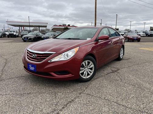 Sparkling Ruby Mica 2013 Hyundai SONATA GLS