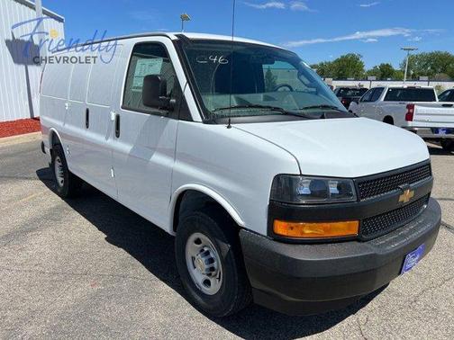Summit White 2026 Chevrolet Express 3500 Work Van