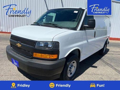 Summit White 2026 Chevrolet Express 3500 Work Van