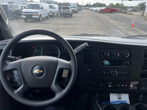 2025 Chevrolet Express 3500 Work Van