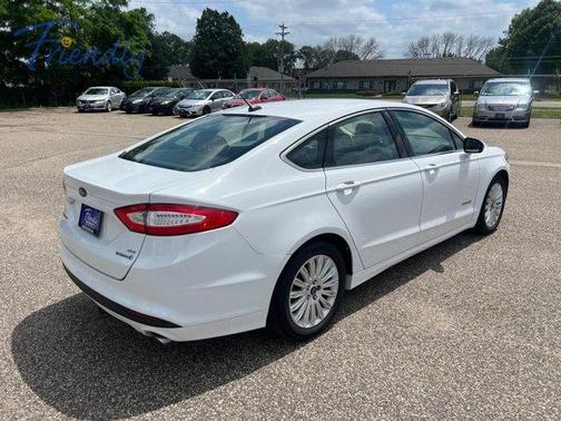 Oxford White 2013 Ford Fusion Hybrid SE