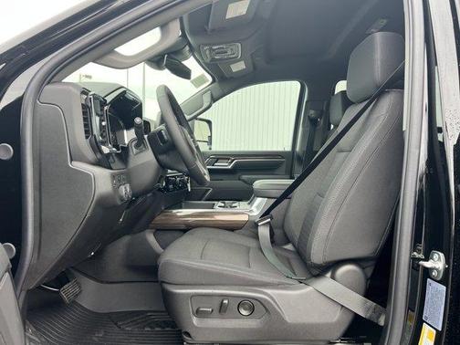 2025 Chevrolet Silverado 3500 LT