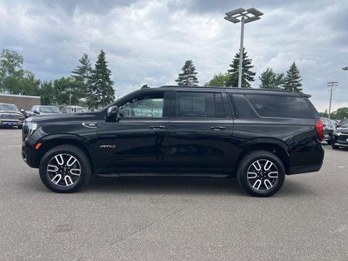 2021 GMC Yukon XL AT4