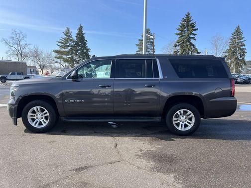 Tungsten Metallic 2017 Chevrolet Suburban LT