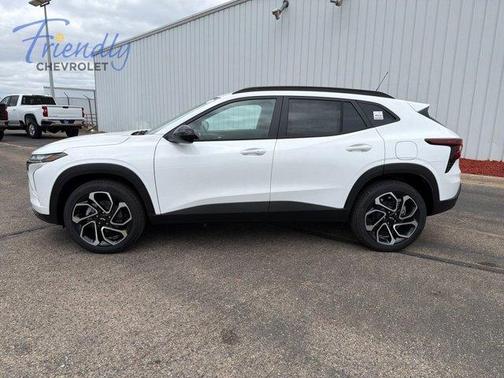 Summit White 2026 Chevrolet Trax 2RS