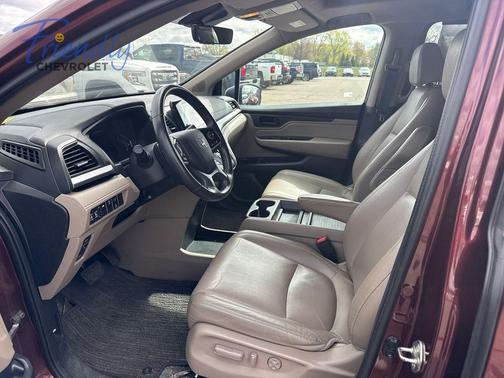 Deep Scarlet Pearl 2020 Honda Odyssey EX-L