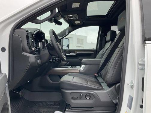 2025 Chevrolet Silverado 3500 High Country