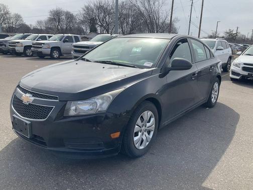 Black Granite Metallic 2013 Chevrolet Cruze LS
