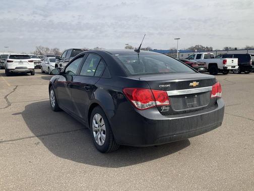 Black Granite Metallic 2013 Chevrolet Cruze LS