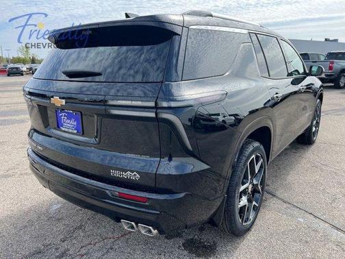 Mosaic Black Metallic 2026 Chevrolet Traverse High Country