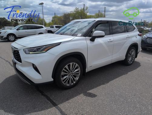 Wind Chill Pearl 2022 Toyota Highlander Hybrid Platinum