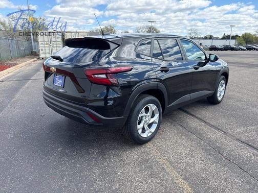 Mosaic Black Metallic 2026 Chevrolet Trax LS
