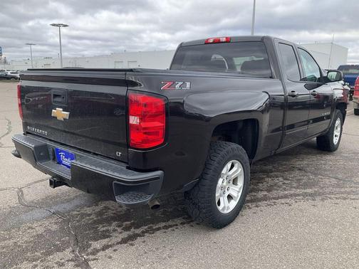 Havana Metallic 2018 Chevrolet Silverado 1500 LT