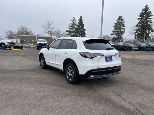 Platinum White Pearl 2024 Honda HR-V EX-L