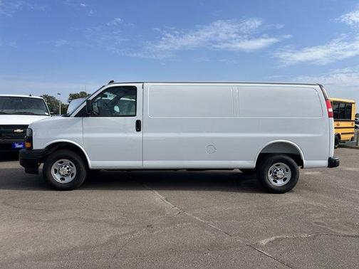2025 Chevrolet Express 3500 Work Van