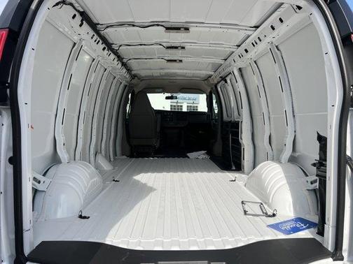 2025 Chevrolet Express 3500 Work Van