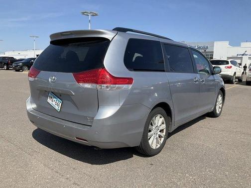 2012 Toyota Sienna XLE