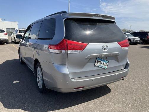 2012 Toyota Sienna XLE