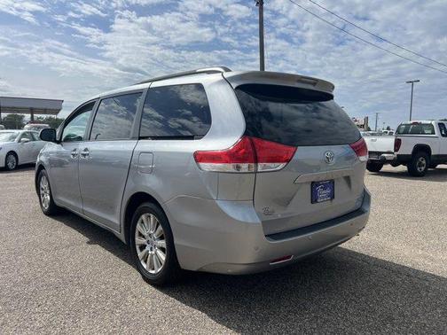 2012 Toyota Sienna XLE