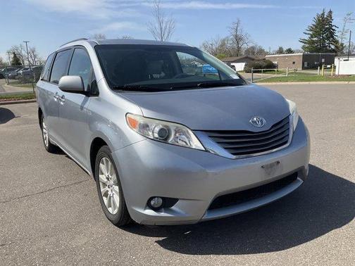 2012 Toyota Sienna XLE
