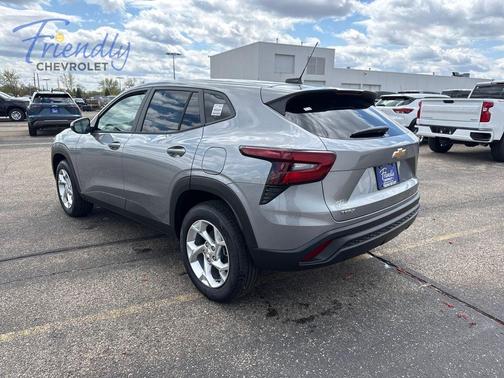 Sterling Gray Metallic 2026 Chevrolet Trax LS