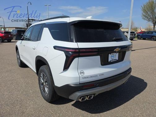 Summit White 2026 Chevrolet Traverse LT