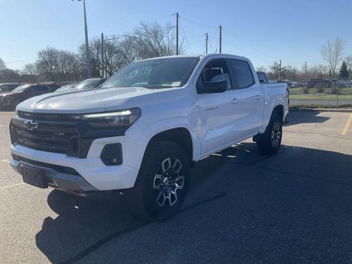 Summit White 2023 Chevrolet Colorado Z71