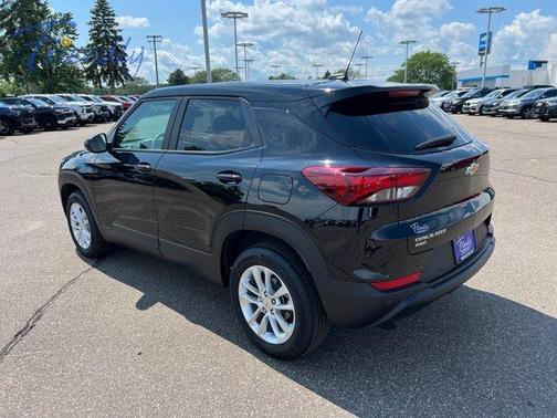 Mosaic Black Metallic 2026 Chevrolet Trailblazer LS