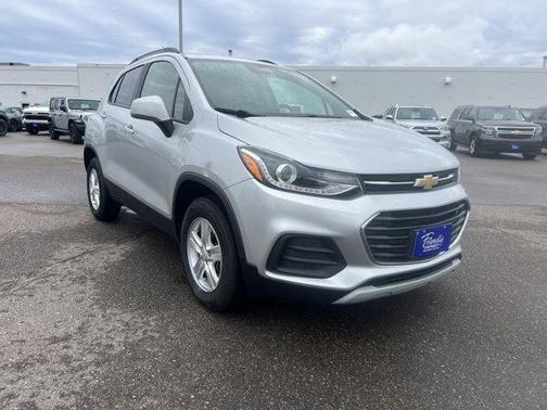 Silver Ice Metallic 2022 Chevrolet Trax LT