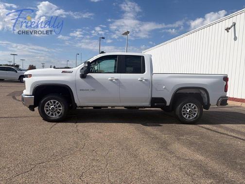 Summit White 2026 Chevrolet Silverado 2500 LT
