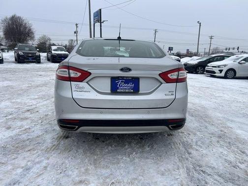 2016 Ford Fusion SE
