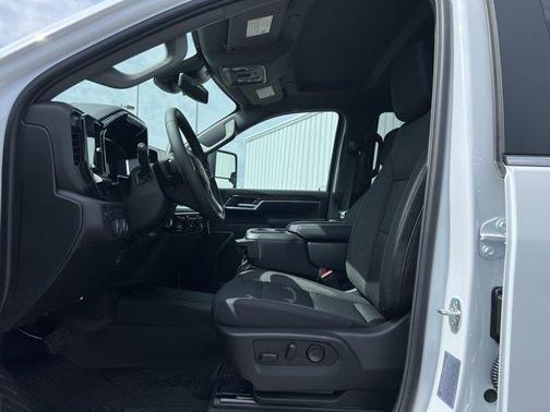 2025 Chevrolet Silverado 3500 LT