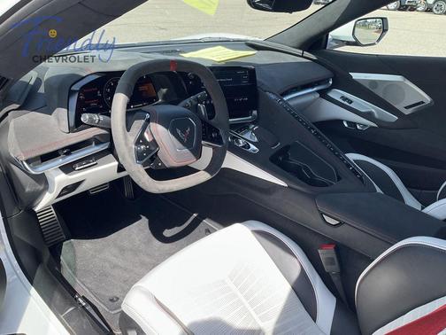 White Pearl Metallic 2023 Chevrolet Corvette Stingray w/3LT