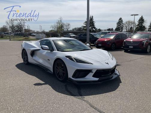 White Pearl Metallic 2023 Chevrolet Corvette Stingray w/3LT