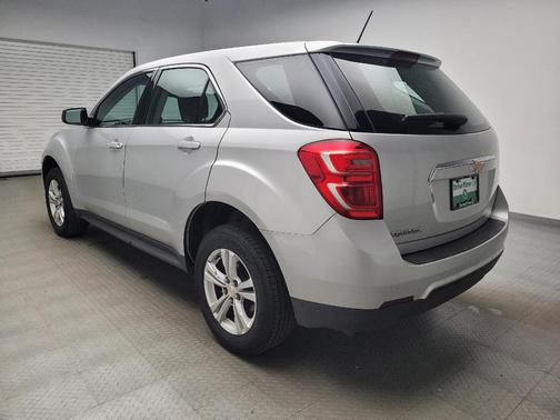 Silver Ice Metallic 2017 Chevrolet Equinox LS