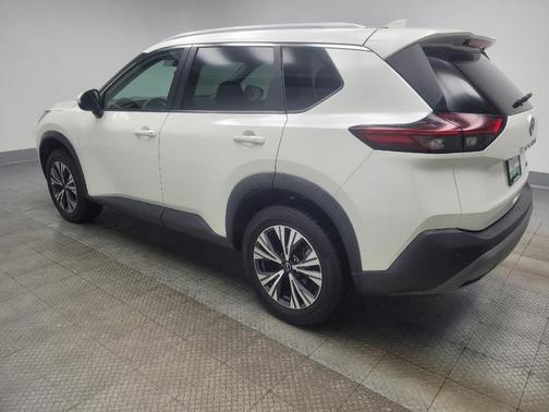 White 2022 Nissan Rogue SV