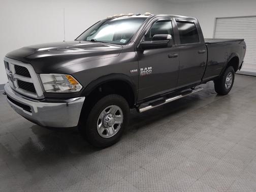 2017 RAM 2500 Tradesman Crew Cab 4x4 8' Box