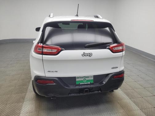 Bright White Clearcoat 2014 Jeep Cherokee Latitude