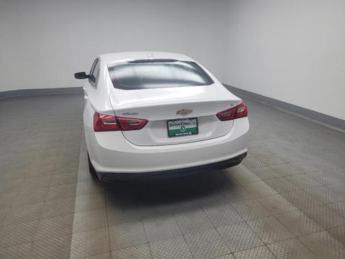 Summit White 2023 Chevrolet Malibu FWD 1LT