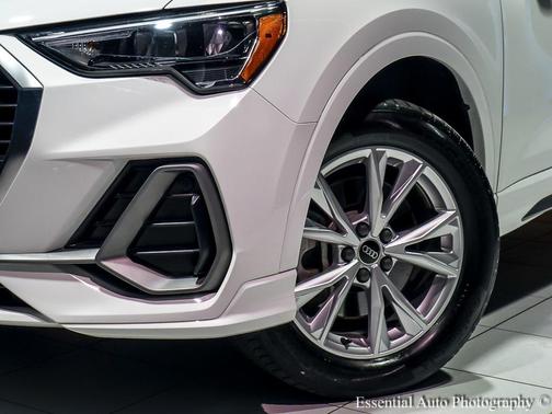 2022 Audi Q3 45 S line Premium