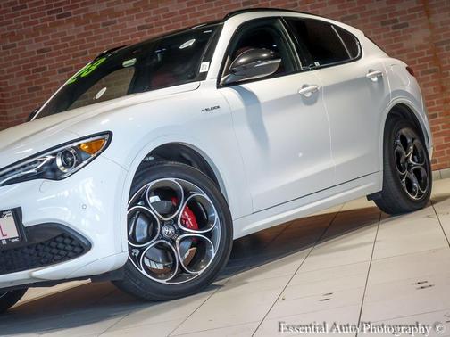 2023 Alfa Romeo Stelvio Veloce AWD