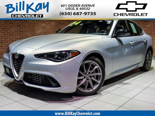 Moonlight Gray Metallic 2024 Alfa Romeo Giulia Ti